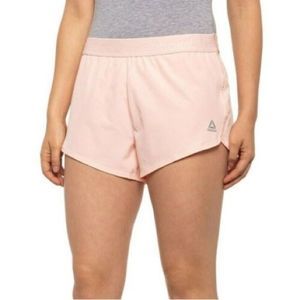 Reebok • Performance All Day Slim Shorts in Pink